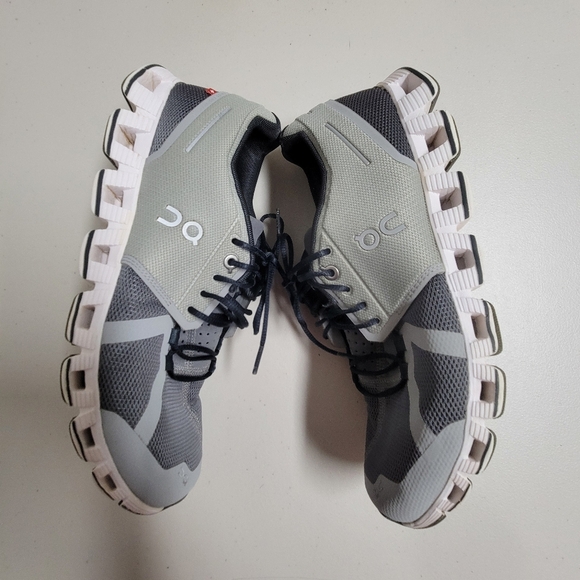 On Running On Cloud 5 Kelp Shadow Women's Size 10. - Picture 4 of 14